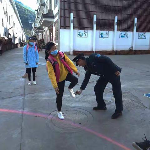 一树繁华向阳开，疫后开学乐开怀—老林小学四五六年级开学第一天