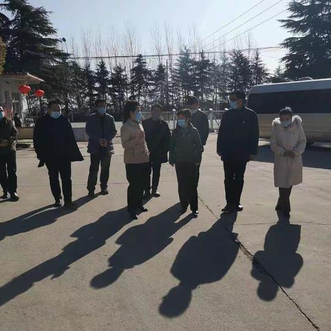 舞钢市委书记陈英杰到宇龙纺织检查指导疫情防控及稳定生产工作