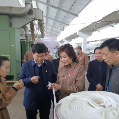 舞钢市市委书记刘文祥到舞钢市宇龙纺织有限责任公司调研