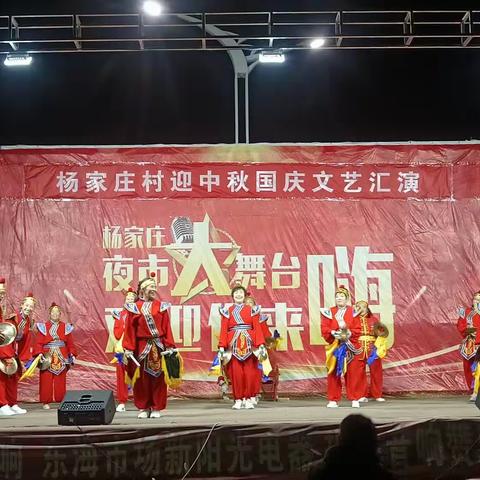 党建引领，振兴文化生活