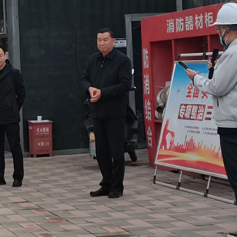 中能建西北城市建设有限公司董事长冯坤昌一行慰问丝路工人