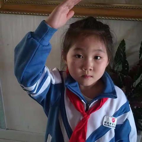 小小的我  大大的国                              云端升旗 传递爱国情