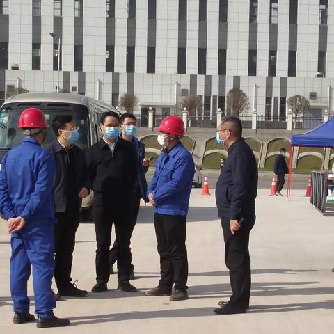 成都市金堂县人民政府县长古建桥一行到成都巴莫科技厂房项目检查指导开工防疫工作