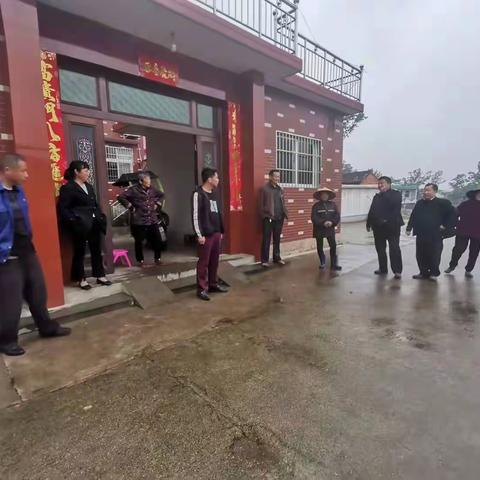 袁河村驻村第一书记和村两委干部开展“讲百年党史，助乡村振兴”的宣讲活动