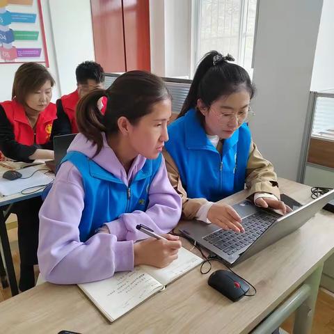 崆峒区居家养老服务中心开展系统培训