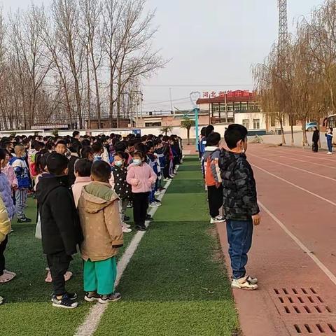 防震防火演练，筑牢安全防线——凌云册中心小学防震防火演练活动纪实