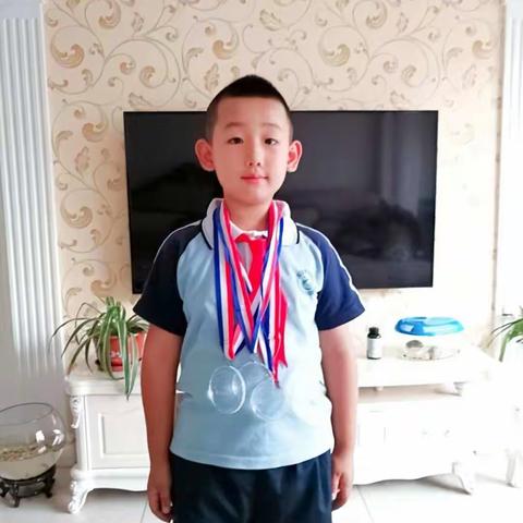 书香润泽心灵       读书点亮生活