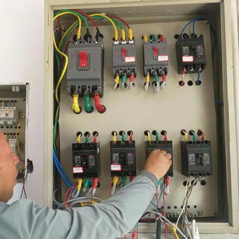 全面排查，重点预防，确保校园假期安全