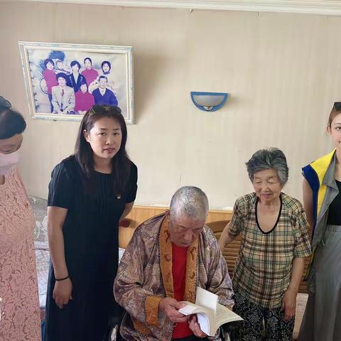 “七一”慰问老党员 走访关怀暖人心