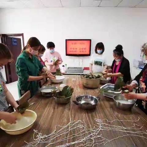 东湖街道东湖一社区开展“浓情粽意迎端午慰问 “东湖一区托老所”走访活动