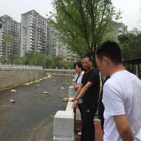 岳峰河长在行动