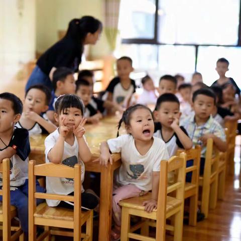 见证成长  静待花开—小二班下学期期末汇报