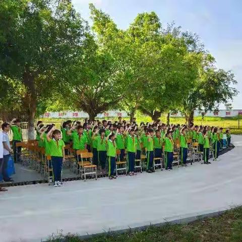 【童心向党，绽放童趣。】在这阳光明媚的日子，营仔镇大山小学举行了祝贺党、庆祝六一的教育实践活动。