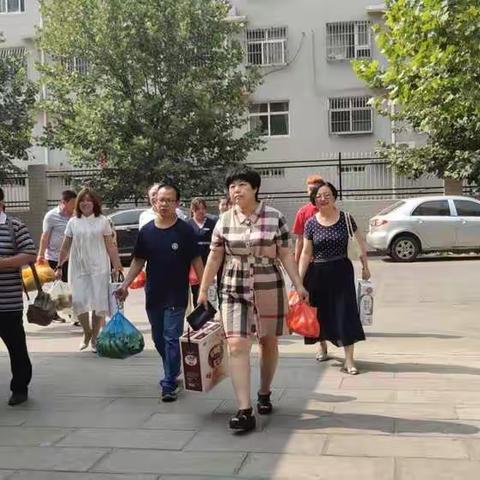 民进邯郸市委武安市总支联合王环美业有限公司到武安市老年公寓慰问