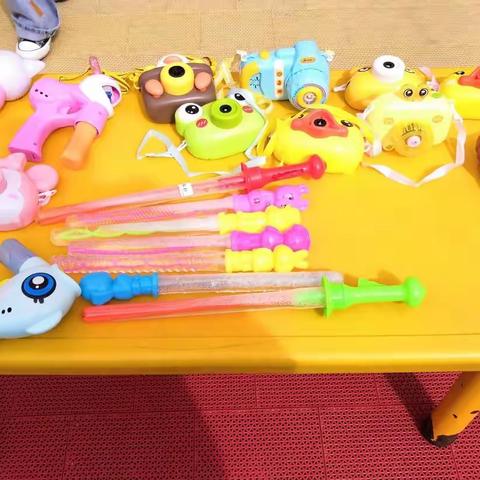 ｛七彩的泡泡｝—小清华幼儿园小一班