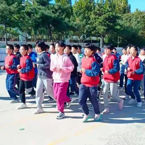 丰富多彩的课间活动
