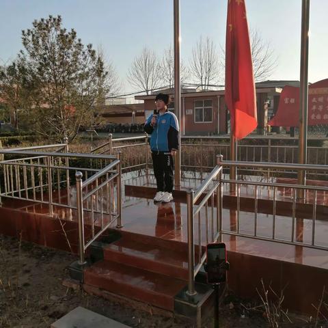 携着希望，向阳生长 ——廉州镇第四中学新学期升旗仪式