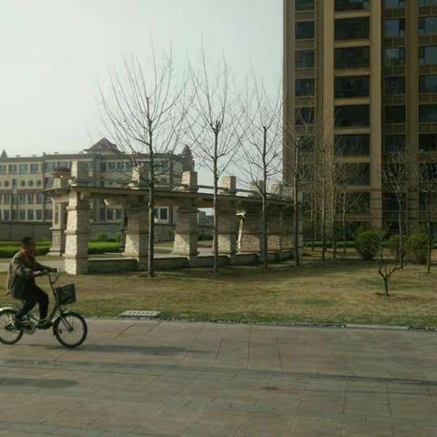 物业维修人员，忙碌在别人的生活里！