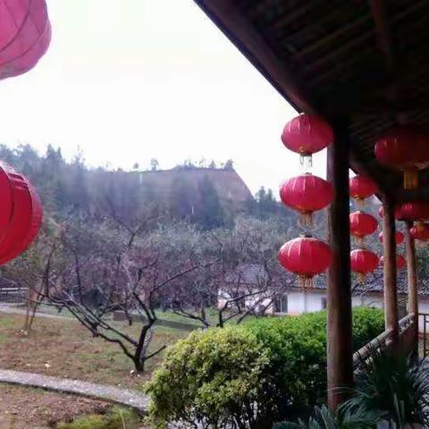 祝老师和同学中秋节快乐！