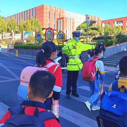 点点“荧光黄”  守护畅心路