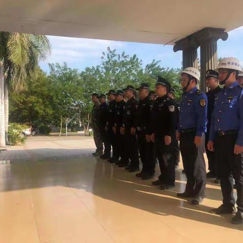 叉河镇政府联合昌江县特警、叉河派出所对非法采砂进行打击整治行动。