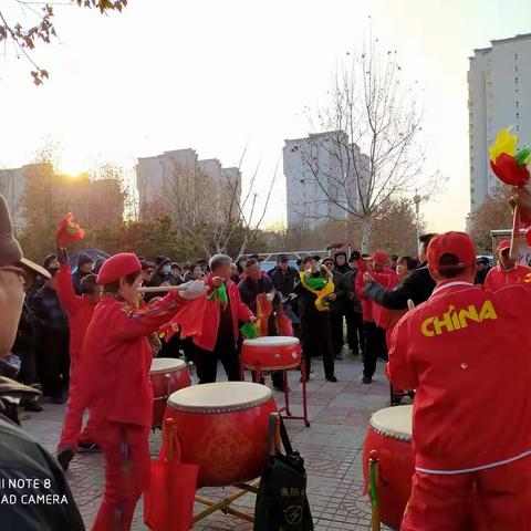 辛集市马庄乡鼓乐队雷峰广场献艺剪影