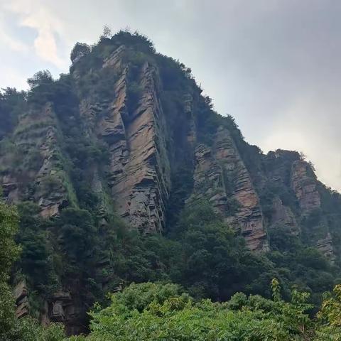 庐山西线：横看成岭侧成峰，远近高低各不同