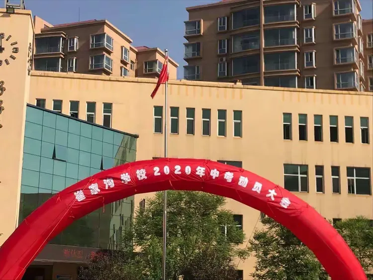 向阳而生,温暖前行