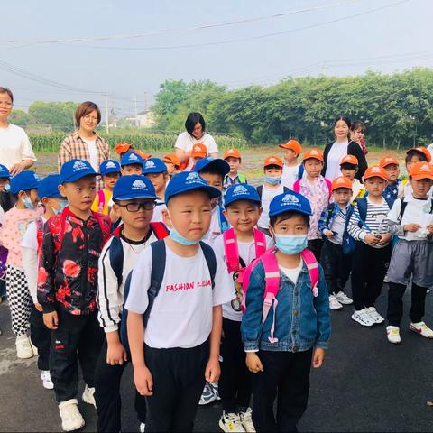 快乐体验，筑梦成长——记二圣中心幼儿园大班年级组参观小学