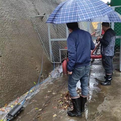 官庄河煤业9月18日雨季三防雨中巡查