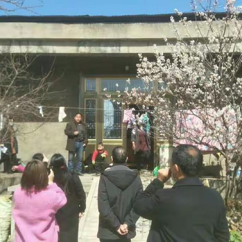 新密市住建局开展农村危房改造工作