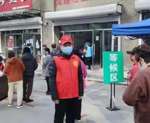 红十字怡馨志愿者在行动。