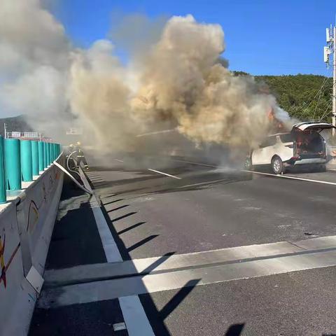 逆火而行，消防保平安