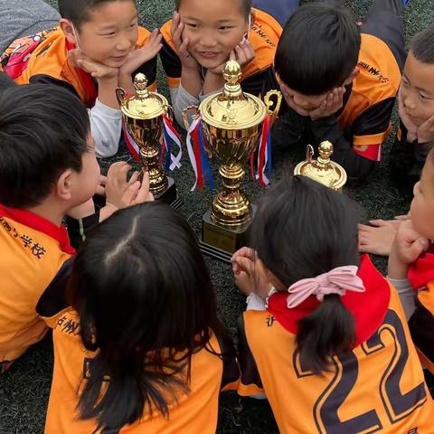 凤凰山上的足球梦～二三班足球赛