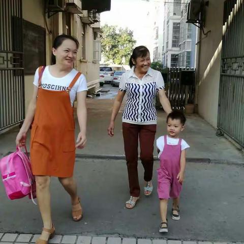 胡诗莹机关幼儿园小1班小记