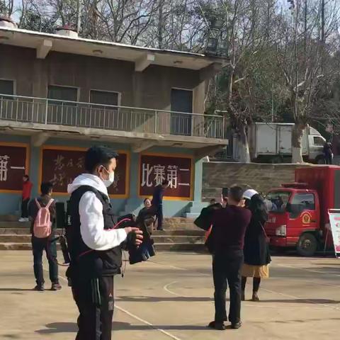 童年的记忆总是充满美好的回忆。