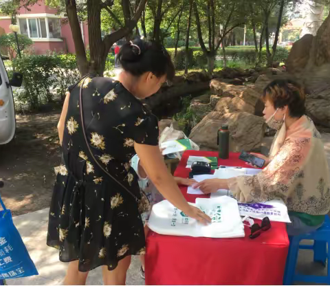 上园街道圣淘沙社区开展垃圾分类宣传活动