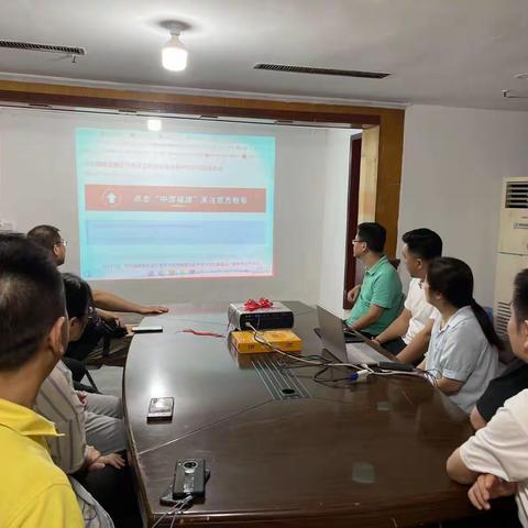 党史学习进工地   廉政教育入项目