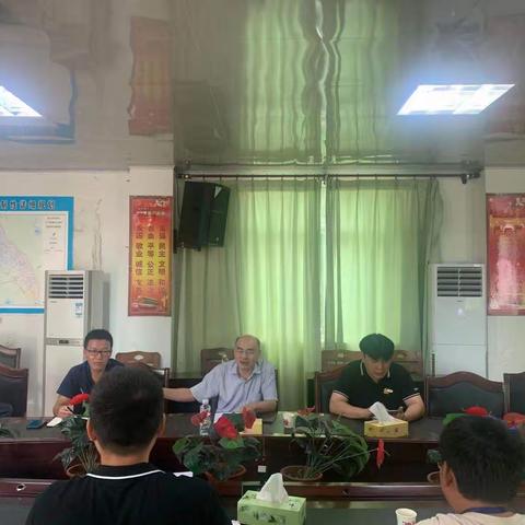 市乡村振兴第一督查小组在三门坡镇督查防返贫动态监测和帮扶集中排查工作