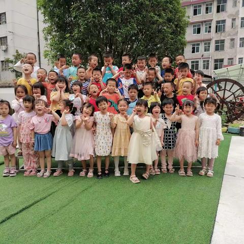 灵官殿幼儿园中二班期末美篇