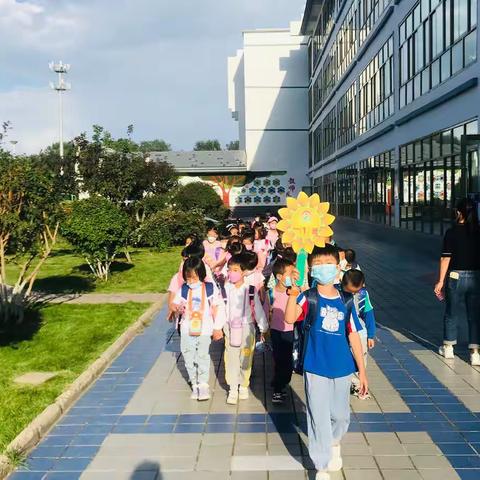 放飞梦想，快乐启航！——记移民小学一年级开学第一周