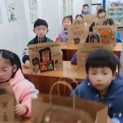 永顺县红宇美术学校2023春季 ——上午造型班 ♛女神节♥手提袋设计