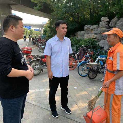 道路保洁促精细化，全力推进大气污染防治长效有序