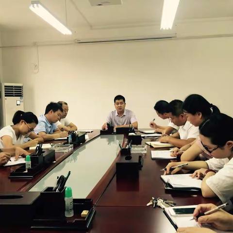 上下同心  聚力奠基