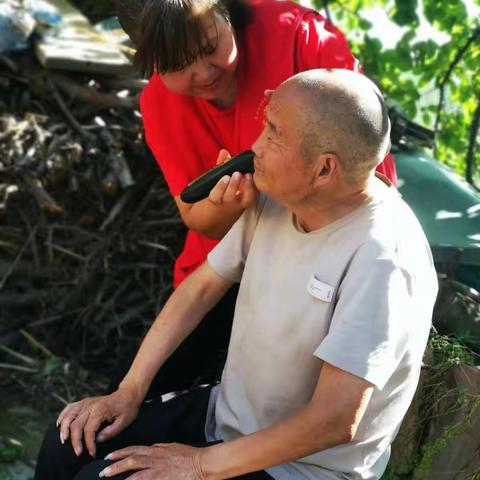 阳光家园计划——清凉一夏，从“头”开始!我们来为你理发啦!