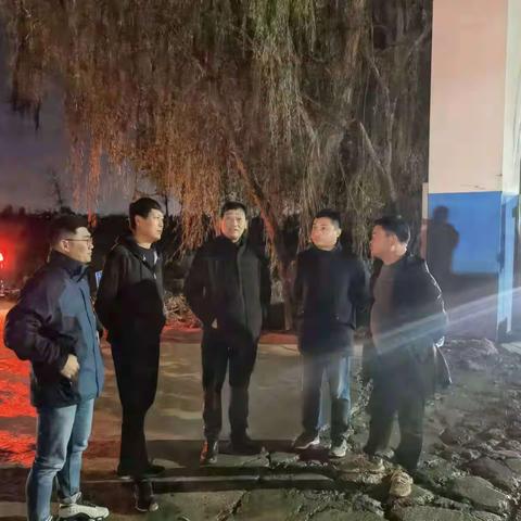 一线督导抓落实，局领导沈付湘夜查国道G107项目大气污染防治工作。