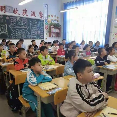 激情于课堂，潜心于教研—厦门路小学三四年级数学教研活动