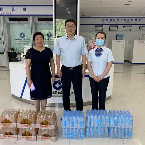 “高温送清凉，关怀暖人心”-嘉峪关分行工会慰问基层一线员工