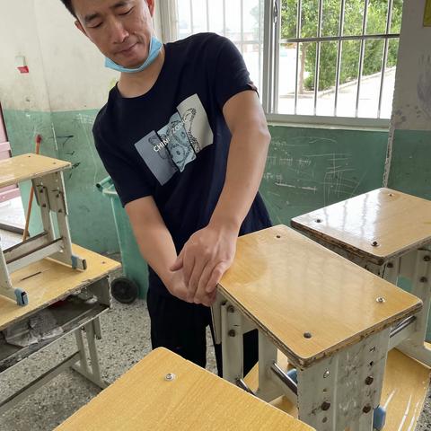 顺河集小学开展卫生大扫除