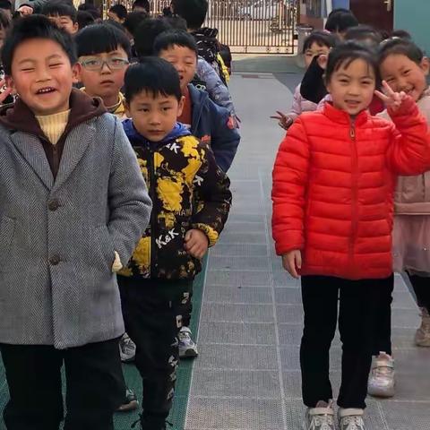 明德幼儿园学前二班一周回顾